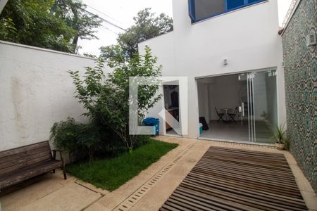 Casa à venda com 165m², 4 quartos e 1 vagaQuintal