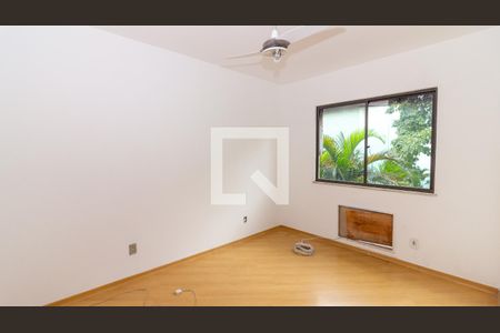 Quarto 1 de apartamento para alugar com 2 quartos, 56m² em Irajá, Rio de Janeiro