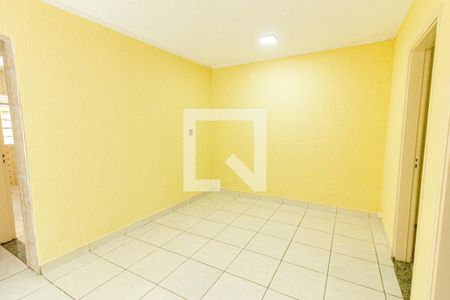 Sala  de casa para alugar com 2 quartos, 233m² em Vila Clarice, Santo André
