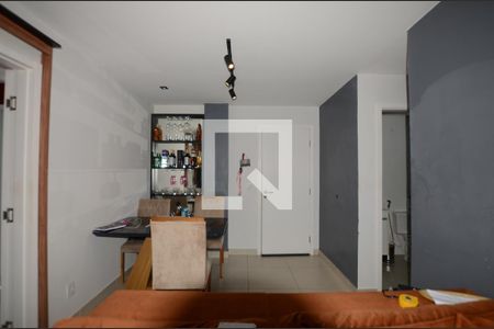 Sala de apartamento para alugar com 2 quartos, 55m² em Bento Ribeiro, Rio de Janeiro