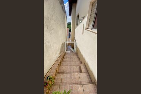 Casa à venda com 125m², 3 quartos e 2 vagasCorredor - Quintal