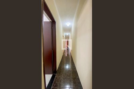 Corredor de casa à venda com 3 quartos, 125m² em Parque Gerassi, Santo André