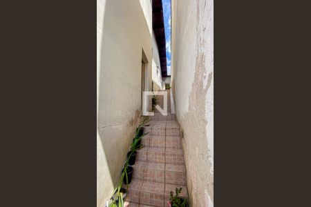 Casa à venda com 125m², 3 quartos e 2 vagasEscada