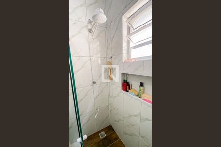 Casa à venda com 125m², 3 quartos e 2 vagasBanheiro