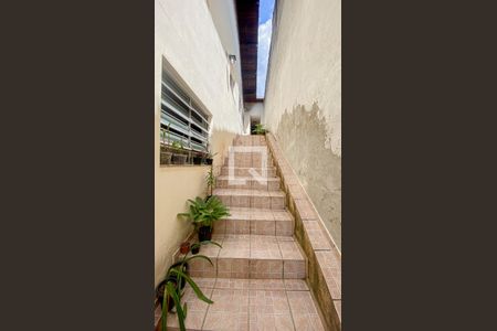 Casa à venda com 125m², 3 quartos e 2 vagasCorredor - Quintal