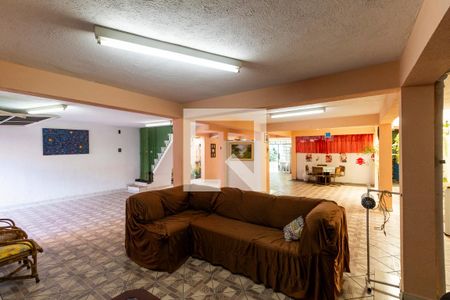 Casa à venda com 316m², 3 quartos e 5 vagasSala 2