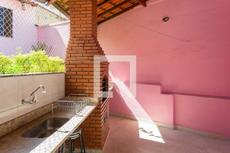 Casa à venda com 360m², 5 quartos e 3 vagasChurrasqueira