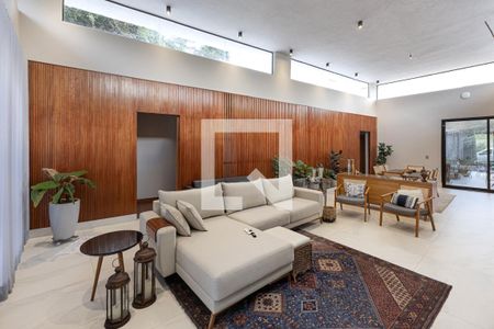 Sala de TV de casa de condomínio à venda com 4 quartos, 320m² em Vila Castela, Nova Lima