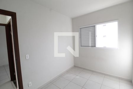 Quarto 1 de apartamento para alugar com 2 quartos, 50m² em Morumbi, Uberlândia