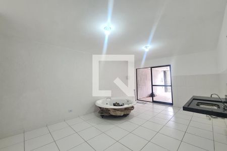 Sala e Cozinha de casa para alugar com 2 quartos, 124m² em Vila Antonieta, São Paulo