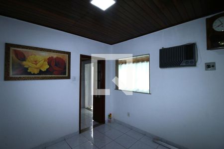 Sala de estar de casa à venda com 4 quartos, 135m² em Parada de Lucas, Rio de Janeiro