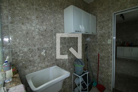 Casa à venda com 135m², 4 quartos e 6 vagasÁrea de Serviço 1