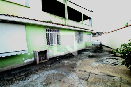 Casa à venda com 135m², 4 quartos e 6 vagasÁrea comum - Quintal e Garagem