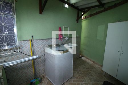 Casa à venda com 135m², 4 quartos e 6 vagasÁrea de Serviço 2