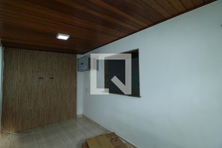 Sala de TV de casa à venda com 4 quartos, 135m² em Parada de Lucas, Rio de Janeiro