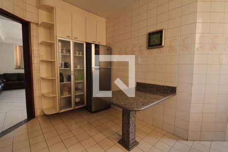 Apartamento para alugar com 141m², 4 quartos e 2 vagas Apartamento para alugar com 141m², 4 quartos e 2 vagasCozinha