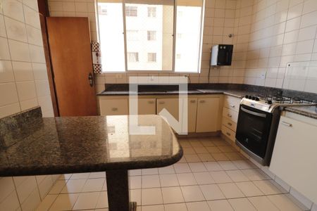 Apartamento para alugar com 141m², 4 quartos e 2 vagas Apartamento para alugar com 141m², 4 quartos e 2 vagasCozinha
