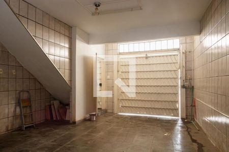 Casa à venda com 250m², 4 quartos e 3 vagas Casa à venda com 250m², 4 quartos e 3 vagasGaragem