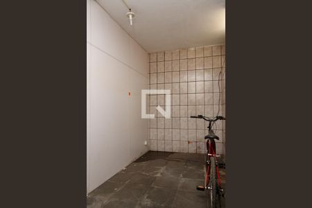 Casa à venda com 250m², 4 quartos e 3 vagas Casa à venda com 250m², 4 quartos e 3 vagasGaragem