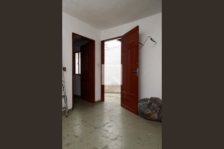 Casa à venda com 250m², 4 quartos e 3 vagas Casa à venda com 250m², 4 quartos e 3 vagasCômodo de serviço