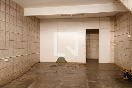 Casa à venda com 250m², 4 quartos e 3 vagas Casa à venda com 250m², 4 quartos e 3 vagasGaragem