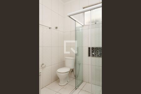 Casa à venda com 250m², 4 quartos e 3 vagas Casa à venda com 250m², 4 quartos e 3 vagasBanheiro