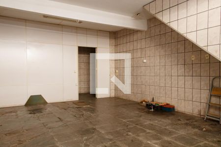 Casa à venda com 250m², 4 quartos e 3 vagas Casa à venda com 250m², 4 quartos e 3 vagasGaragem