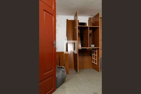 Casa à venda com 250m², 4 quartos e 3 vagas Casa à venda com 250m², 4 quartos e 3 vagasCômodo de serviço