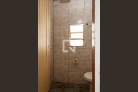 Casa à venda com 250m², 4 quartos e 3 vagas Casa à venda com 250m², 4 quartos e 3 vagasBanheiro do Quarto de Serviço