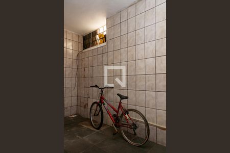 Casa à venda com 250m², 4 quartos e 3 vagas Casa à venda com 250m², 4 quartos e 3 vagasGaragem