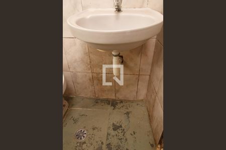 Casa à venda com 250m², 4 quartos e 3 vagas Casa à venda com 250m², 4 quartos e 3 vagasBanheiro do Quarto de Serviço