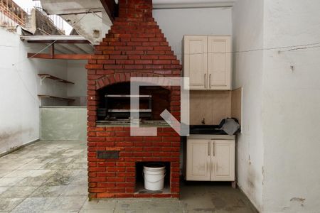 Casa à venda com 250m², 4 quartos e 3 vagas Casa à venda com 250m², 4 quartos e 3 vagasquintal e churrasqueira