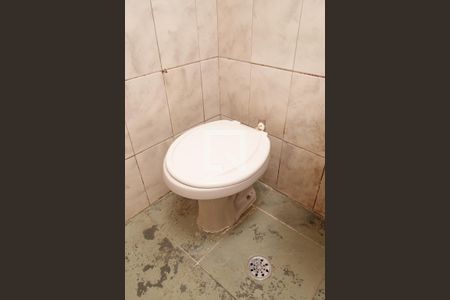 Casa à venda com 250m², 4 quartos e 3 vagas Casa à venda com 250m², 4 quartos e 3 vagasBanheiro do Quarto de Serviço