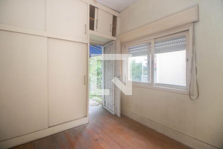 Casa à venda com 230m², 4 quartos e sem vaga Casa à venda com 230m², 4 quartos e sem vagaQuarto 2