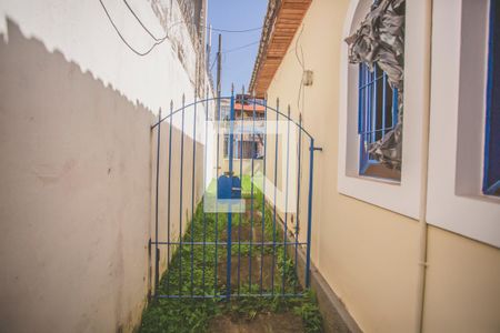 Casa à venda com 210m², 3 quartos e 3 vagas Casa à venda com 210m², 3 quartos e 3 vagasCorredor Lateral