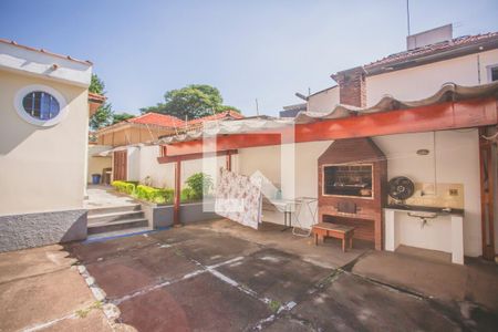 Casa à venda com 210m², 3 quartos e 3 vagas Casa à venda com 210m², 3 quartos e 3 vagasQuintal - Churrasqueira