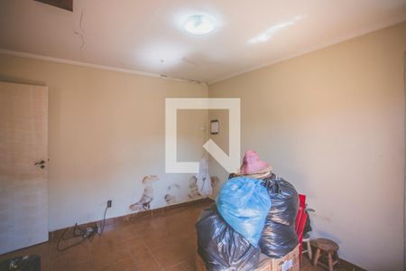 Casa à venda com 210m², 3 quartos e 3 vagas Casa à venda com 210m², 3 quartos e 3 vagasEdicola - Quarto