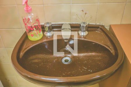 Casa à venda com 210m², 3 quartos e 3 vagas Casa à venda com 210m², 3 quartos e 3 vagasBanheiro 2