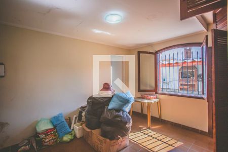 Casa à venda com 210m², 3 quartos e 3 vagas Casa à venda com 210m², 3 quartos e 3 vagasEdicola - Quarto