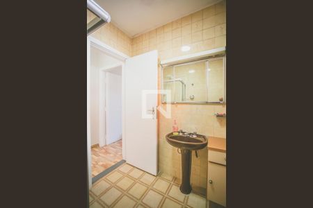 Casa à venda com 210m², 3 quartos e 3 vagas Casa à venda com 210m², 3 quartos e 3 vagasBanheiro 2