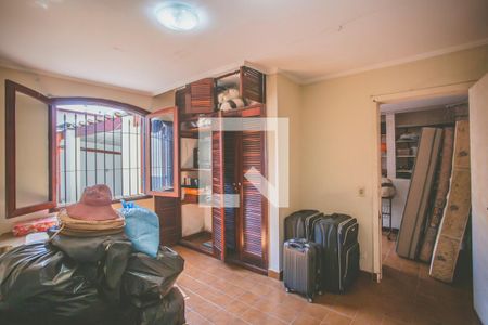 Casa à venda com 210m², 3 quartos e 3 vagas Casa à venda com 210m², 3 quartos e 3 vagasEdicola - Quarto