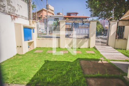 Casa à venda com 210m², 3 quartos e 3 vagas Casa à venda com 210m², 3 quartos e 3 vagasVista