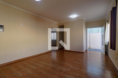 Sala de casa à venda com 4 quartos, 253m² em Jardim Umuarama, São Paulo