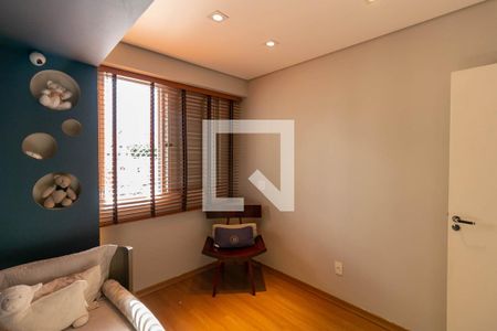 Apartamento à venda com 195m², 4 quartos e 3 vagasQuarto 2 