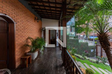 Varanda de casa à venda com 3 quartos, 196m² em Minas Brasil, Belo Horizonte