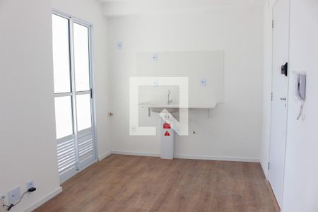 Sala/Cozinha de apartamento para alugar com 2 quartos, 32m² em Jardim Monte Kemel, São Paulo