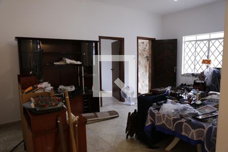 Casa à venda com 160m², 3 quartos e 2 vagasSala