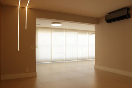 Sala de apartamento à venda com 3 quartos, 110m² em Pinheiros, São Paulo