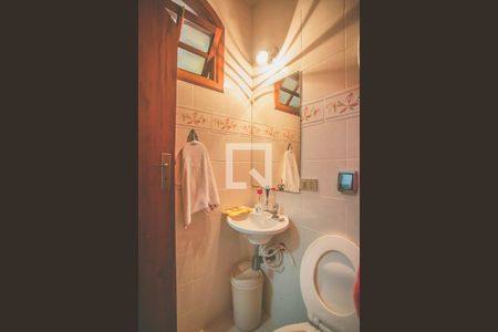 Casa à venda com 198m², 4 quartos e 2 vagasBanheiro de Serviço