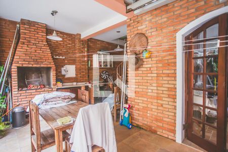 Casa à venda com 198m², 4 quartos e 2 vagasChurrasqueira
